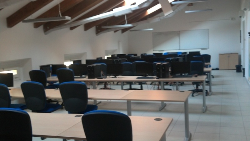 aula_35_posti_2.jpg